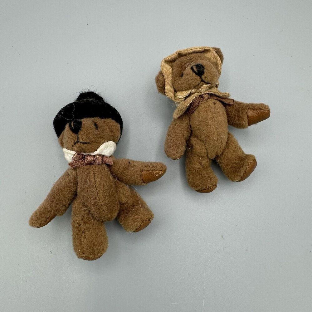 Vtg Pair Thanksgiving Bearwear Jointed Plush Lapel Pins Pilgrims Leather Paws